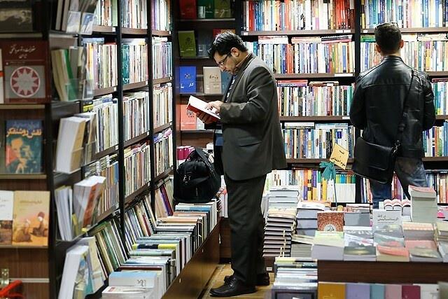 طرح ویژه «میلاد نور» در بازار کتاب اجرا می شود