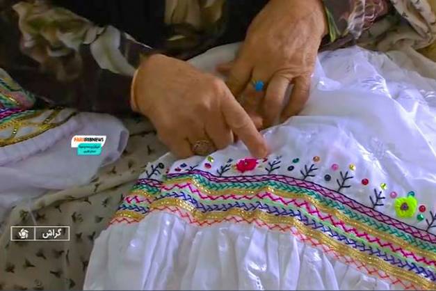 ذوق و هنر بانوان جنوبی با دوخت لباس محلی گُلُ پولَکِ گراشی