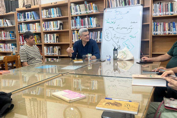 نشست خوانش و تحلیل «گلستان سعدی» در لارستان برگزار شد