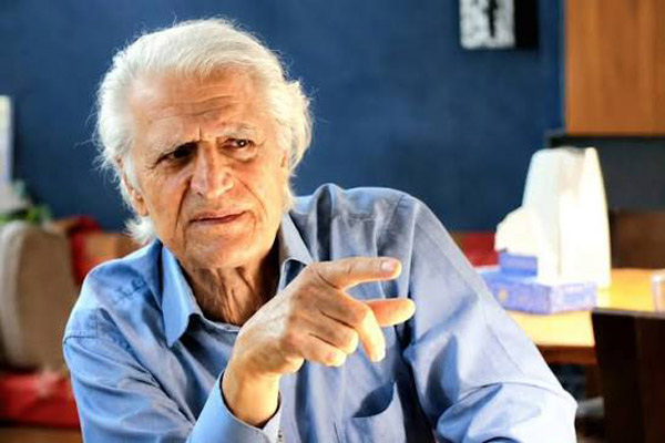 ادای احترام هومن خلعتبری به احمد پژمان در سالگرد درگذشت او