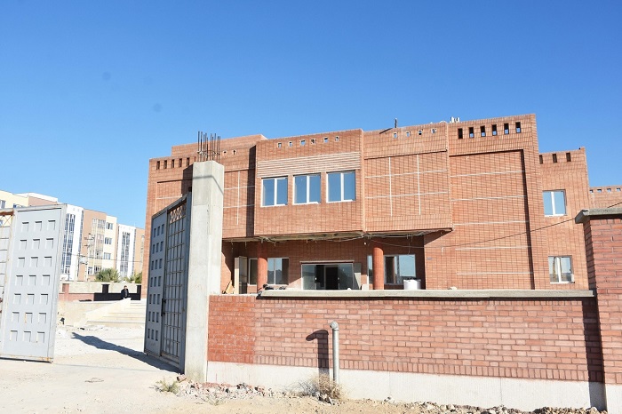 آغاز نصب تجهیزات سرمایشی کتابخانه مرکزی لار