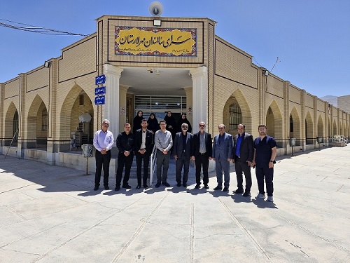 دیدار معاون فرماندار و مدیر آموزش و پرورش با ساکنان خانه سالمندان