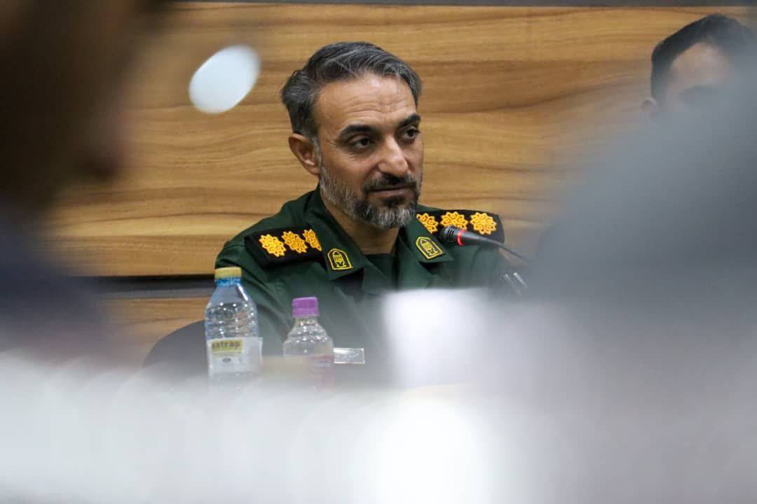 اعزام کاروان مردمی لارستان به مراسم تشییع رهبر شهید انقلاب اسلامی در تهران