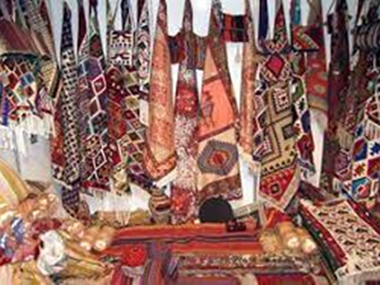 آموزش رایگان صنایعدستی به زنان سرپرست خانوار در استان فارس